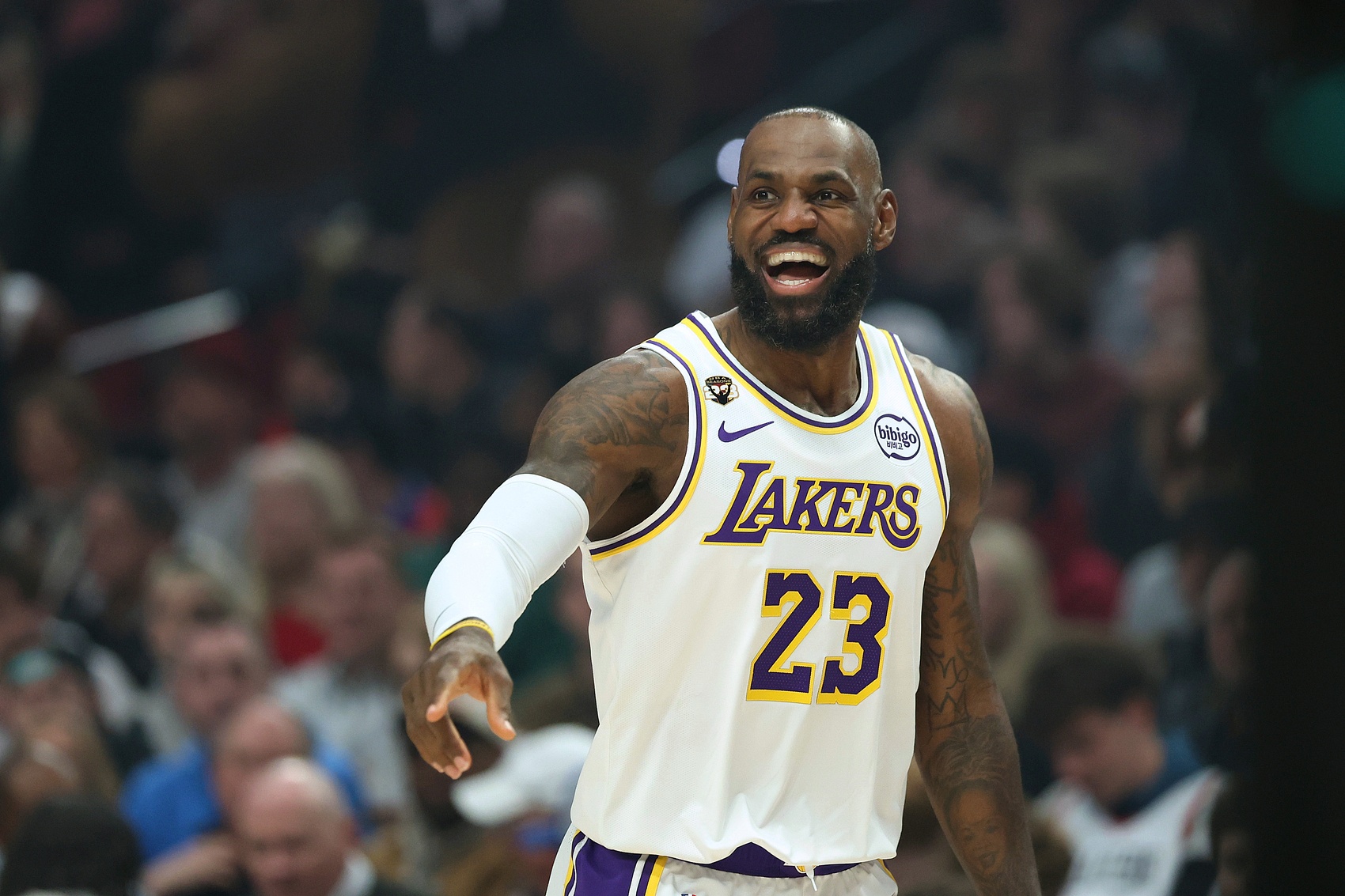 杨毅：詹姆斯不在乎是否进全明星 否则他去年就打了&amp;参考决定梗