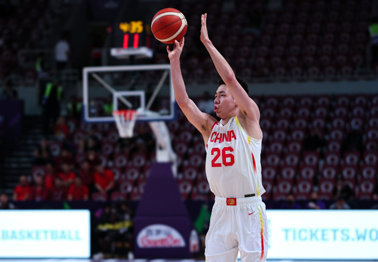 九游官网-郭士强最信任锋线！朱俊龙19+5三分3数据全队最高 两场时间均最多