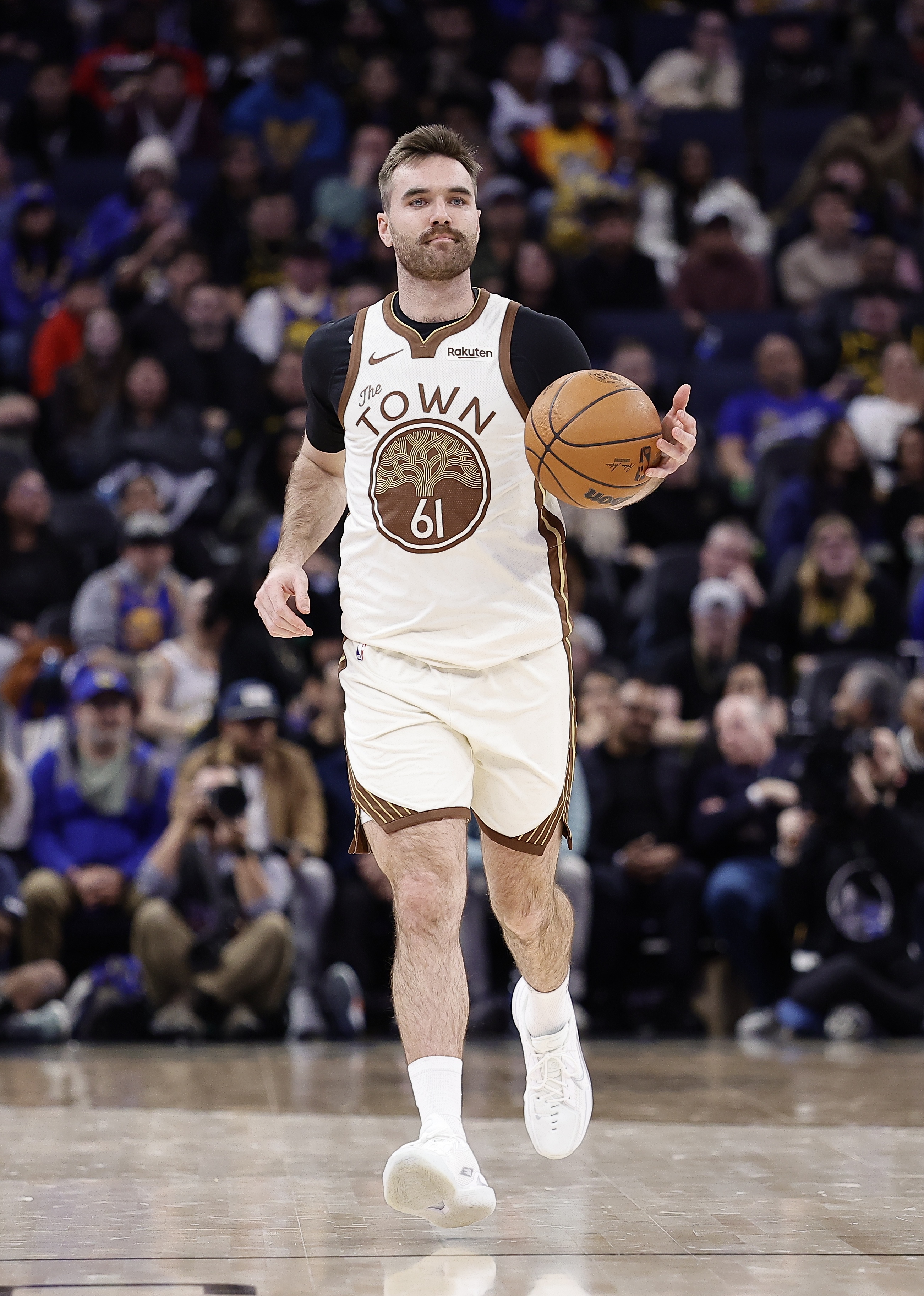 库里过去11场缺席期间 斯潘塞3场得分全队最高 梅尔顿&amp;穆迪2次